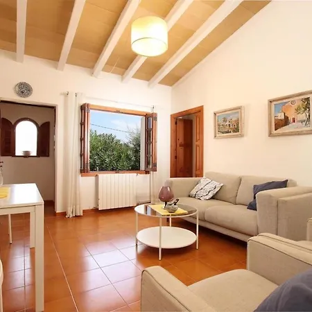 Holiday home Charming For Two People By Renthousing *