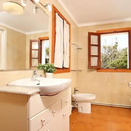 Holiday home Charming For Two People By Renthousing